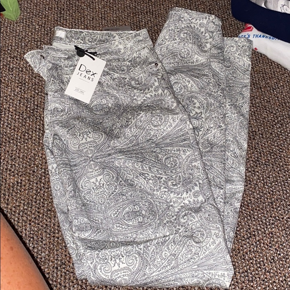 Never worn! Boutique Super cute jeans!